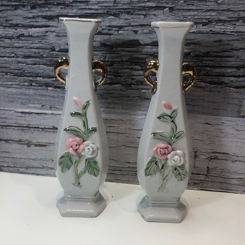 WHITE porcelain vases pink and white flowers 7.5’ x2